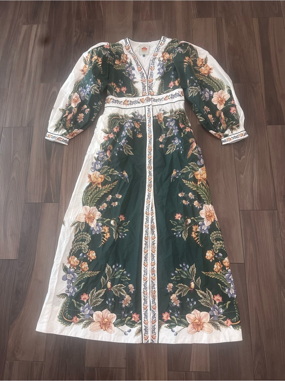 FARM Rio
Nature Green Long Sleeve Floral Maxi
Dress Size - S - Picture 5 of 9